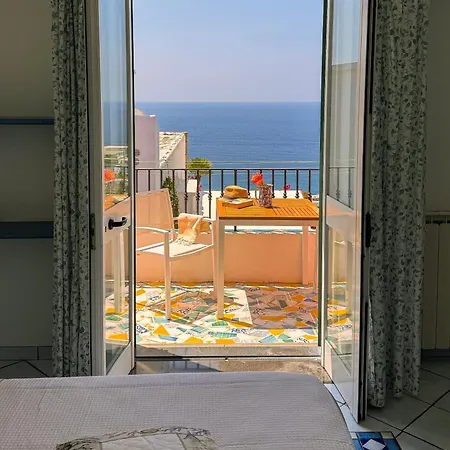 Maria 3*
